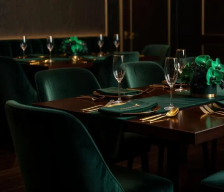VIP večeře v diskrétním privátním salonku s osobním servisem a fine dining servisem.